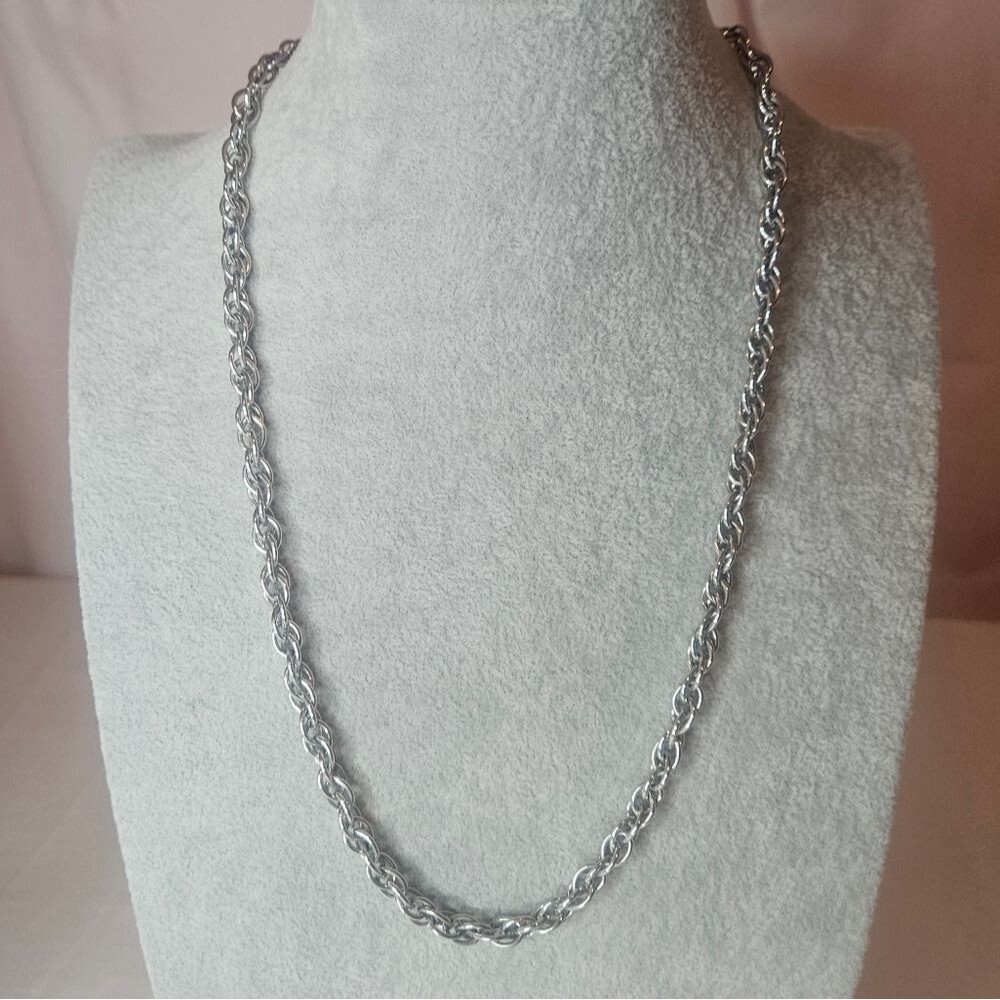 Vintage Chainmail Look Hook Closure 20" Chain Necklace 80s-90s EUC